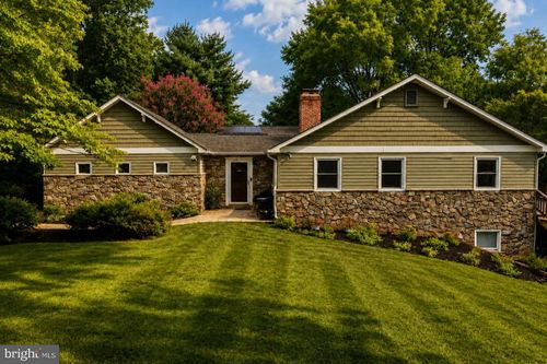 8256 Lock Ln, WARRENTON, VA, 20186-8451 | Card Image