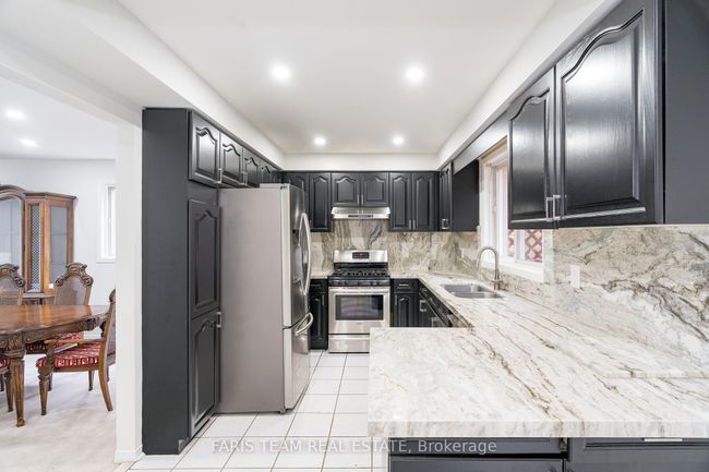 17 Carmichael Crt, House other with 4 bedrooms, 4 bathrooms and 4 parking in Orillia ON | Image 9