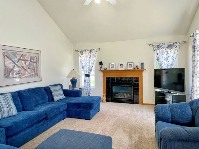 UNIT-1 - 5480 Longview Ct, Condo with 3 bedrooms, 3 bathrooms and null parking in Johnston IA | Image 5