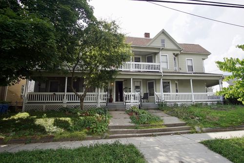 135-133 Brown Ave, Holyoke, MA, 01040-3517 | Card Image