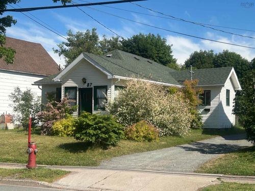 87 Brookland St, Antigonish, NS, B2G1W1 | Card Image