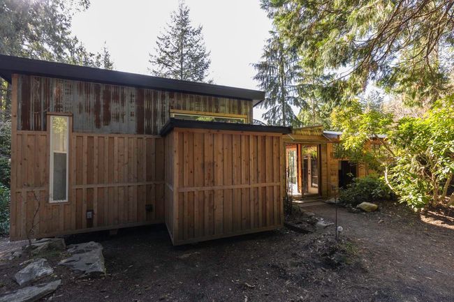 2730 Toni Road, House other with 1 bedrooms, 1 bathrooms and null parking in Roberts Creek BC | Image 13