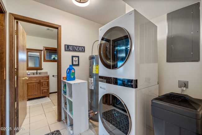 Basement Laundry | Image 28