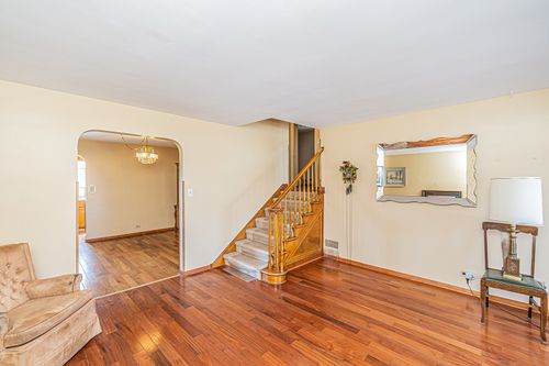 7825 W 66th Pl, Bedford Park, IL, 60501-1901 | Card Image