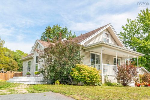 637 Wiley Ave, Windsor, NS, B0N2T0 | Card Image
