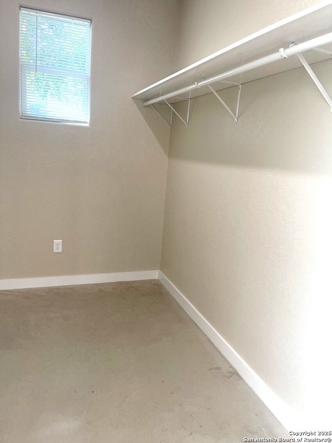 Master Closet | Image 19