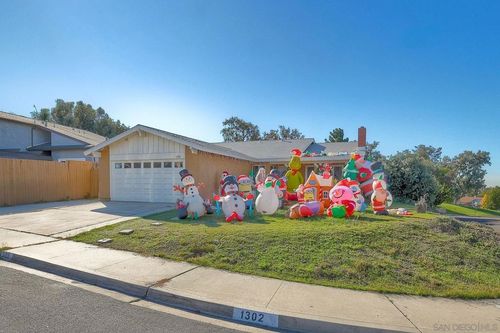 1302 Valencia Loop, Chula Vista, CA, 91910-6833 | Card Image