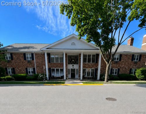 203-555 Townsend St, Birmingham, MI, 48009-1430 | Card Image