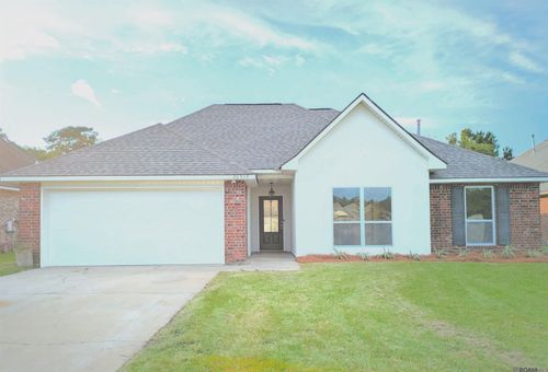 26559 Parkwood Dr, Denham Springs, LA, 70726-6538 | Card Image