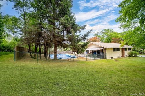 36 Lakeland Dr, South Fallsburg, NY, 12779-5115 | Card Image
