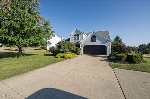 878 Longbrook Dr, Wadsworth, OH, 44281-8698 | Card Image