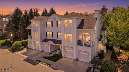 16 Timothy Ct, Morristown, NJ, 07960-2761 | Card Image