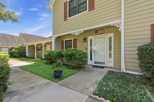 277 Shalimar Dr, Shalimar, FL, 32579-1242 | Card Image