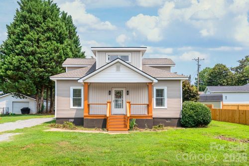 200 Park Ave, Mount Holly, NC, 28120-1541 | Card Image