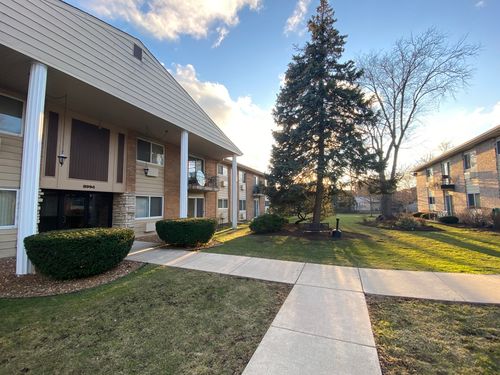 apt-1b-8994 Kennedy Dr, Des Plaines, IL, 60016-5428 | Card Image