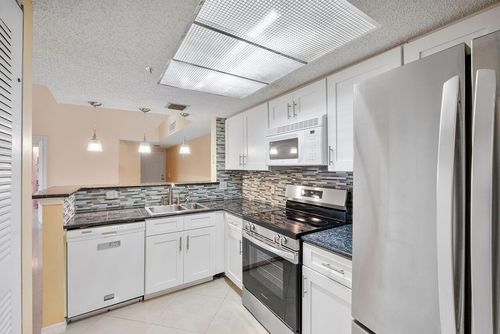 unit-303-5011 Wiles Rd, Coconut Creek, FL, 33073-4203 | Card Image