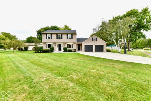 7747 White Dove Dr, Indianapolis, IN, 46256-1704 | Card Image