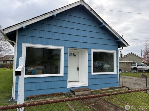 103 S West Blvd, Aberdeen, WA, 98520-8417 | Card Image