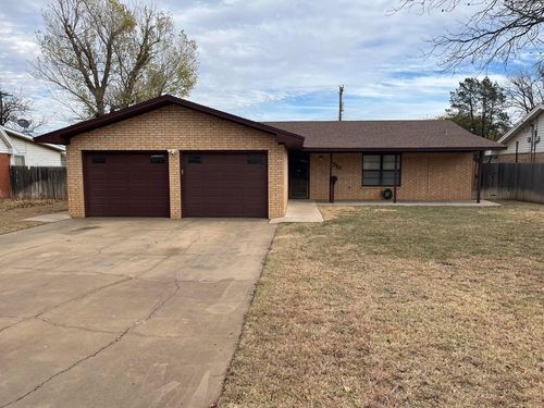 1312 Yonkers St, Plainview, TX, 79072-4864 | Card Image