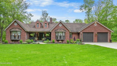 5 Victoria Ln, Lanesborough, MA, 01237-9729 | Card Image