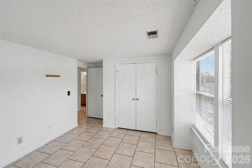 j-1624 Arlyn Cir, Charlotte, NC, 28213-3686 | Card Image