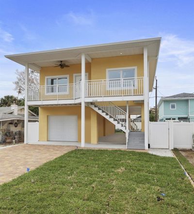 13122 4th Street E, House other with 3 bedrooms, 2 bathrooms and null parking in Madeira Beach FL | Image 3