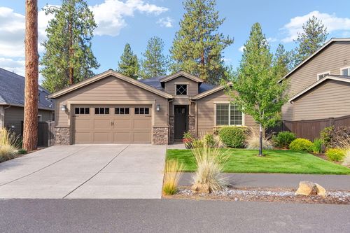 60220 Rolled Rock Way, Bend, OR, 97702-9381 | Card Image