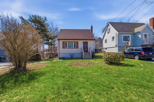 104 Melrose Ave, Halifax, NS, B3N2E4 | Card Image