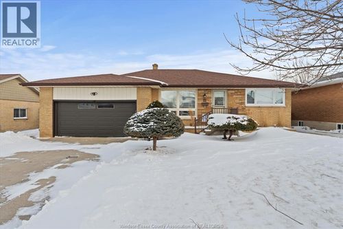 22 Roger St, Leamington, ON, N8H3N9 | Card Image