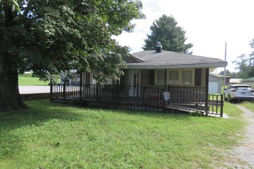 352 N Spring Street, Sparta, TN, 38583 | Card Image