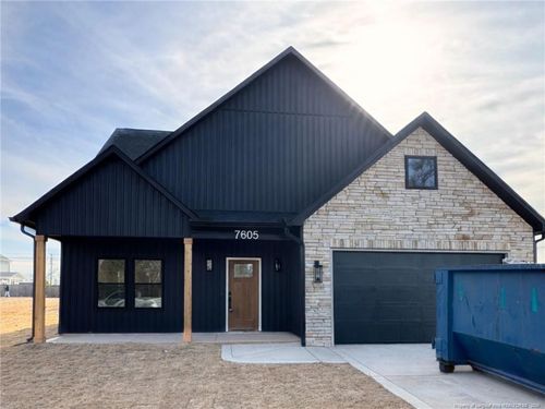 7605 Bellhop Dr, Fayetteville, NC, 28306-8687 | Card Image