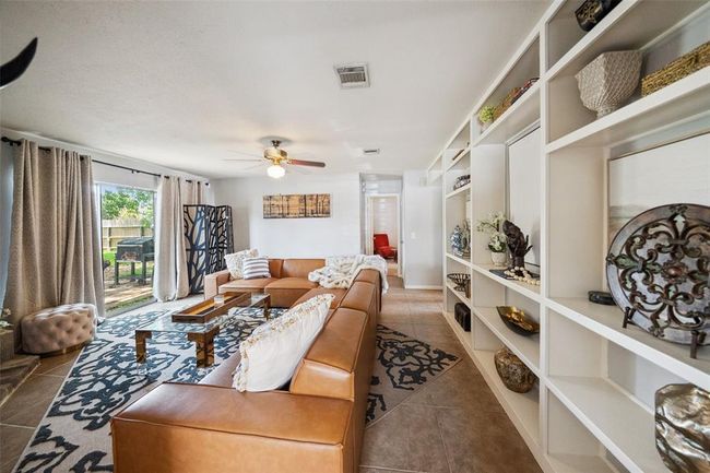 20407 Weald Way St, House other with 4 bedrooms, 3 bathrooms and 2 parking in Spring TX | Image 14