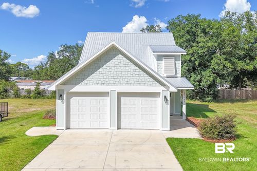 27085 Park Dr, Orange Beach, AL, 36561-3949 | Card Image