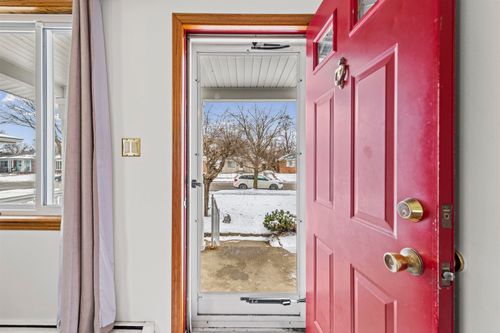 24523 Hayes Ave, Eastpointe, MI, 48021-1016 | Card Image