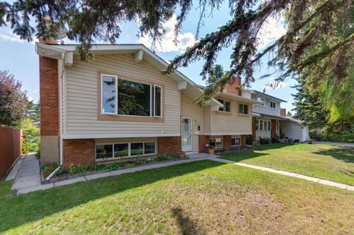 532 Queensland Cir Se, Calgary, AB, T2J4P9 | Card Image