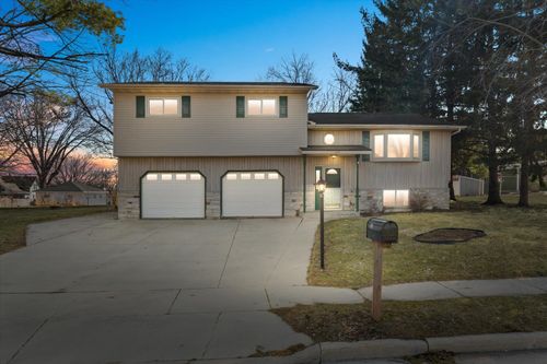 609 Clinton St, Horicon, WI, 53032-1555 | Card Image