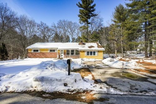 6 Hemlock Drive, Pelham, NH, 03076 | Card Image