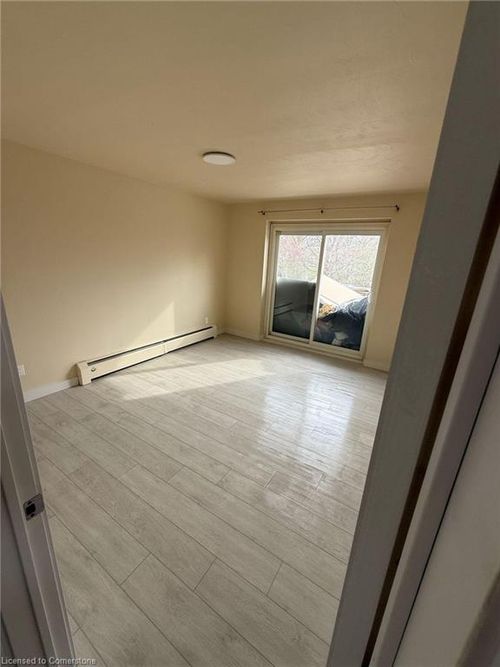 145 Macgregor Cres, Waterloo, ON, N2J3X2 | Card Image