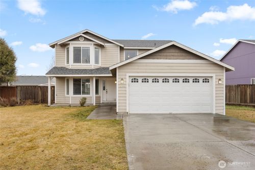 2100 Perch Ave, Moses Lake, WA, 98837-5102 | Card Image
