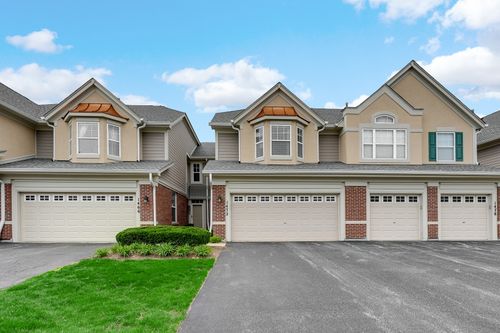 1472 Pinehurst Dr, Vernon Hills, IL, 60061-1231 | Card Image