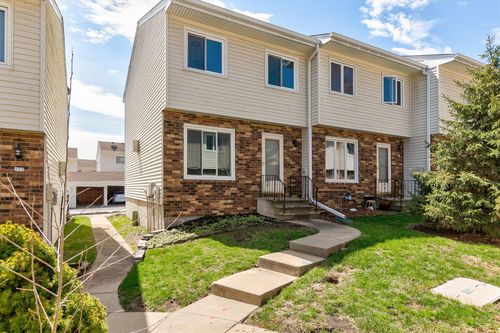 43-226 Holiday Cir, West Des Moines, IA, 50265-8206 | Card Image