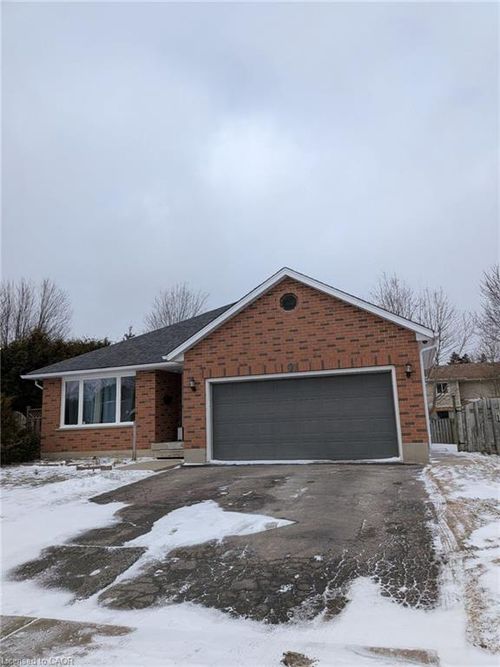 90 Penelope Dr, Kitchener, ON, N2N3C5 | Card Image