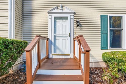 35-35 Highland Park, Uxbridge, MA, 01569-3237 | Card Image