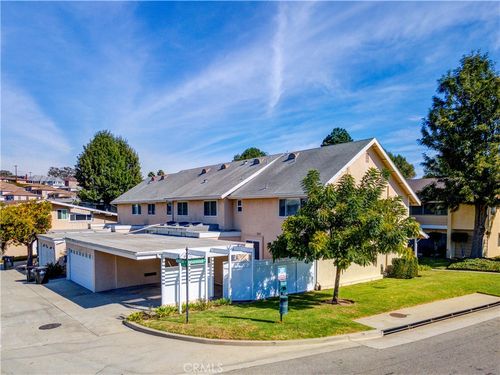 15-3500 W Manchester Blvd, Inglewood, CA, 90301-1764 | Card Image