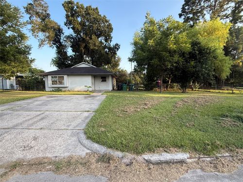 9318 Sterlingshire Street, Houston, TX, 77078 | Card Image