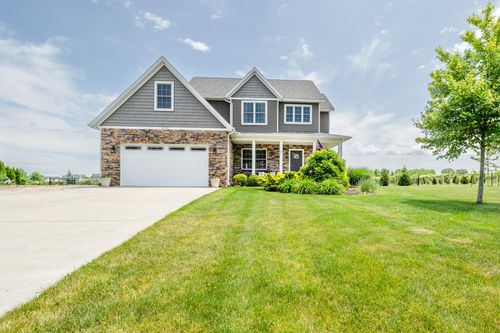 4785 Lauren Ln, Saint Joseph, MI, 49085-8658 | Card Image