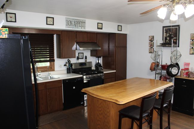 907 N Eddy St, House other with 3 bedrooms, 2 bathrooms and 6 parking in Sandwich IL | Image 9
