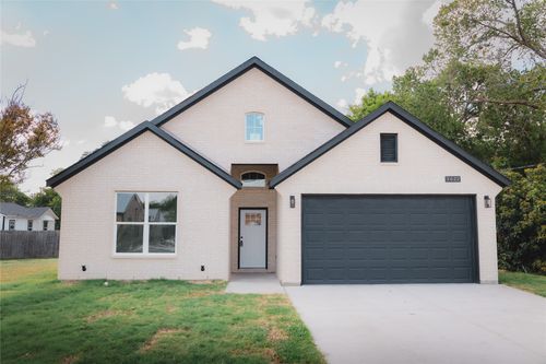 3622 Roberts St, Greenville, TX, 75401-5161 | Card Image