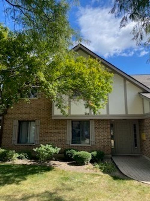 apt-2a-1012 E Glavin Ct, Palatine, IL, 60074-2205 | Card Image