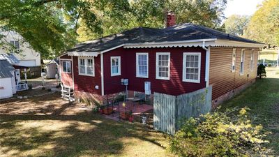 701 Conduit Road, House other with 3 bedrooms, 2 bathrooms and null parking in Colonial Heights VA | Image 2